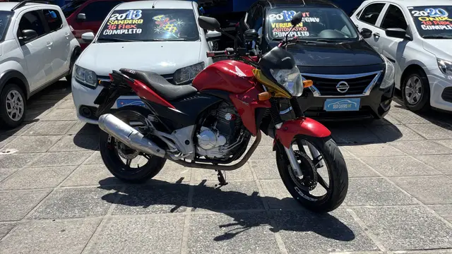 Carro Honda CB 300R 2014 Standard