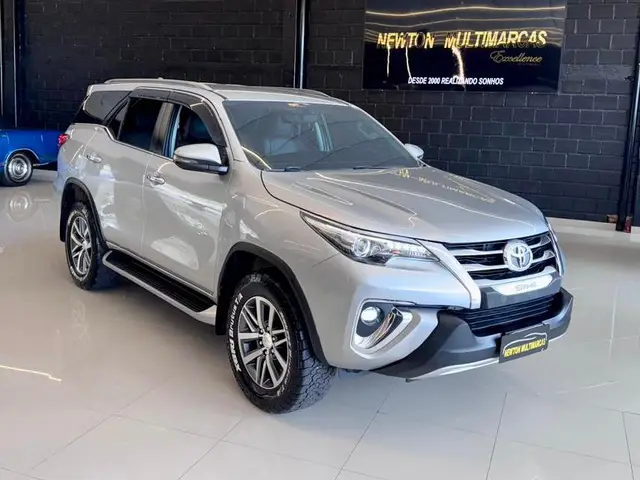 Carro Toyota SW4 2020 2.8 TDI SRX 7L 4x4 (Aut) (Diesel)