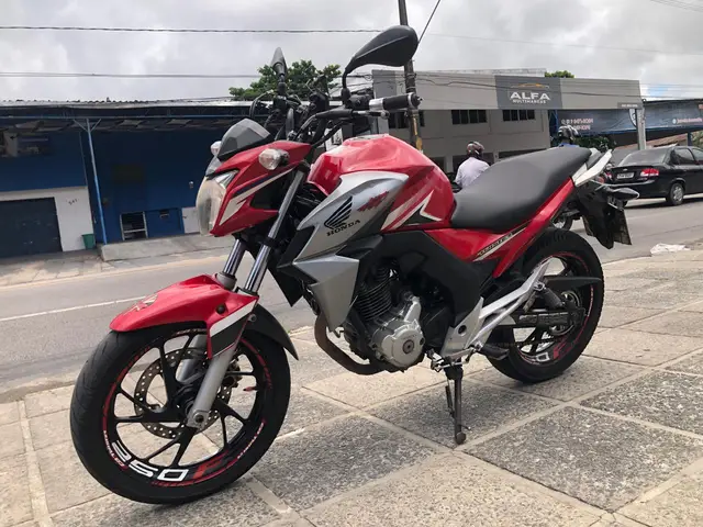 Carro Honda CB 250F Twister 2016 Standard