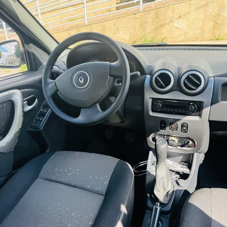 Logan Expression 1.6 8V Hi-Torque (flex)