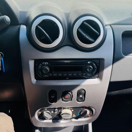 Logan Expression 1.6 8V Hi-Torque (flex)