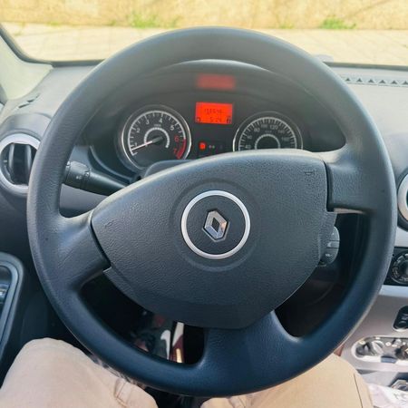 Logan Expression 1.6 8V Hi-Torque (flex)