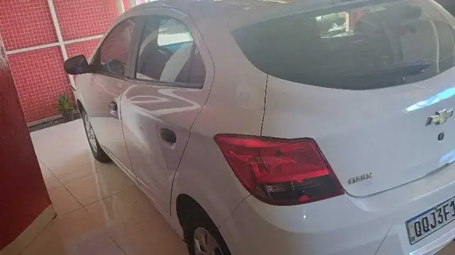 Carro Chevrolet Onix 2019 1.0 Joy SPE/4