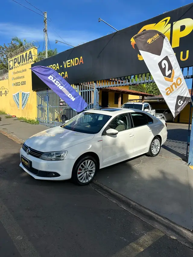 Carro Volkswagen Jetta 2013 2.0 TSI Highline DSG