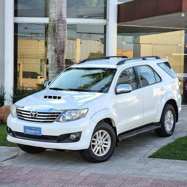 Carro Toyota Hilux SW4 2013 SRV 3.0 TDI 4X4 (5 Lugares)