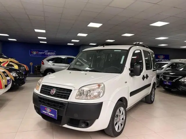 Carro Fiat Doblò 2021 Essence 1.8 16V (Flex)
