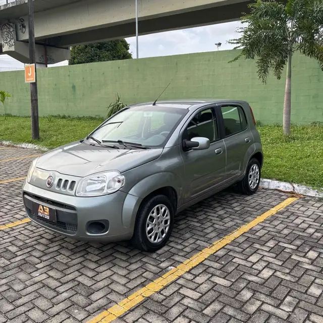 Carro Fiat Uno 2015 Vivace Italia 1.0 8V (Flex) 4p