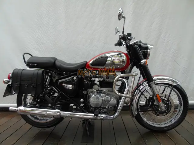 Carro Royal Enfield Classic 350 2023 Chrome