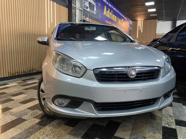Carro Fiat Grand Siena 2013 Evo Attractive 1.4 8V (Flex)