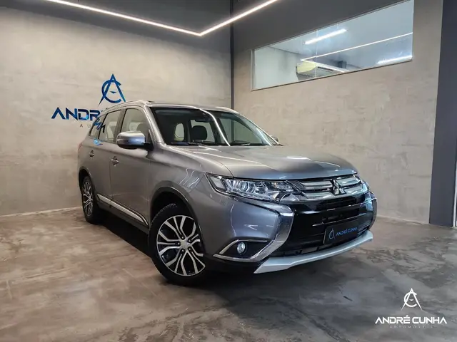 Carro Mitsubishi Outlander 2018 Comfort 2.0 16V (Aut)