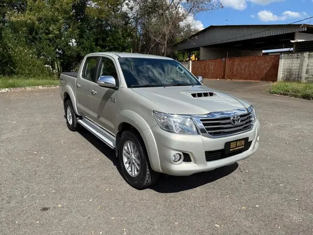 Carro Toyota Hilux Cabine Dupla 2014 Hilux 2.7 Flex 4x4 CD STD