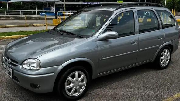 Perua rara é 100% original e conta com menos de 5.000 km rodados