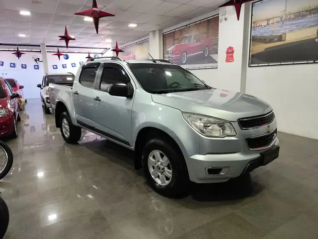 Carro Chevrolet S10 Cabine Simples 2013 S10 2.8 CTDi Cabine Simples LS 4WD