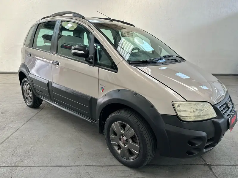 Fiat Idea Adventure 1.8 Dualogic (Flex)