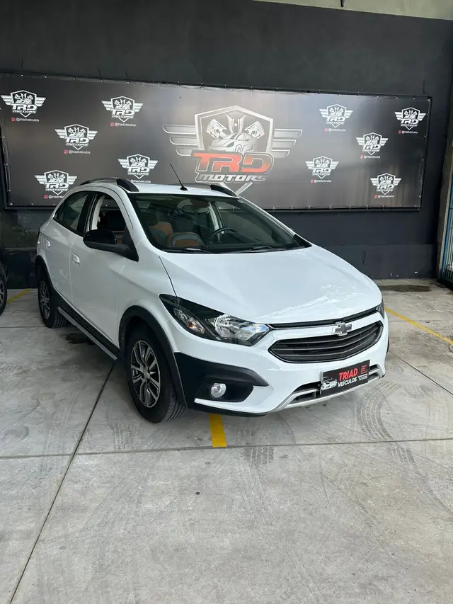 Carro Chevrolet Onix 2018 1.4 Activ SPE/4