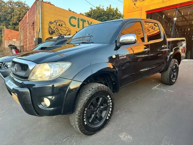 Carro Toyota Hilux Cabine Dupla 2010 Hilux 2.7 SR CD 4x2 (Flex)