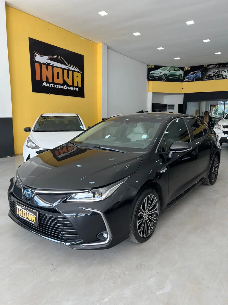 Toyota Corolla Altis Premium Hybrid 1.8