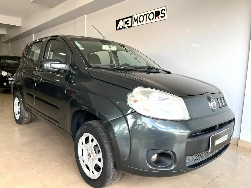 Fiat Uno Vivace 1.0 8V (Flex) 4p