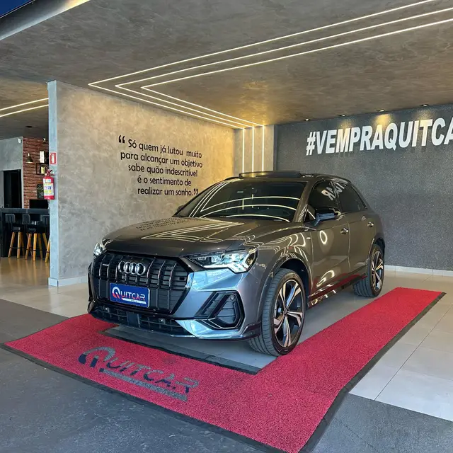 Carro Audi Q3 2024 SPB Perf. Black 2.0 TFSI Tipt. Quat.