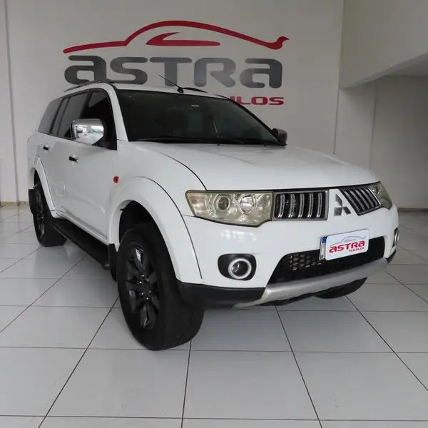 Carro Mitsubishi Pajero Dakar 2013 3.2 HPE 4WD (aut)