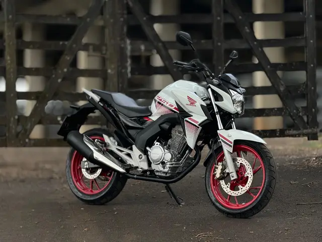 Carro Honda CB 250F Twister 2022 (CBS)