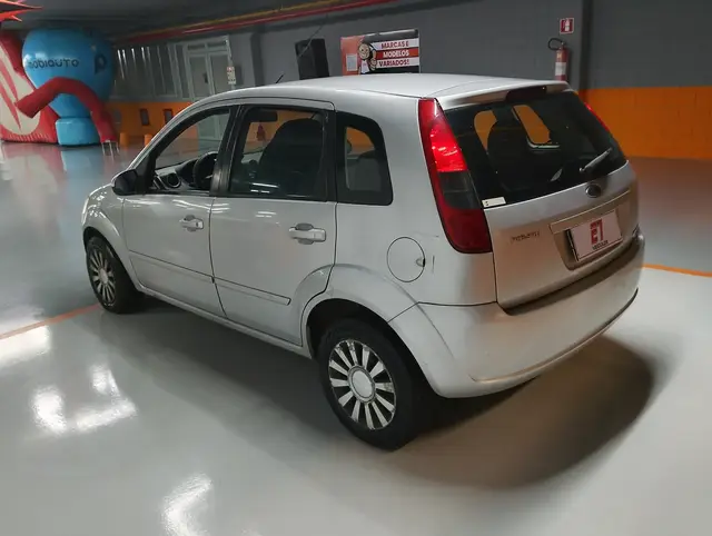 Carro Ford Fiesta Hatch 2006 Supercharger 1.0 8V