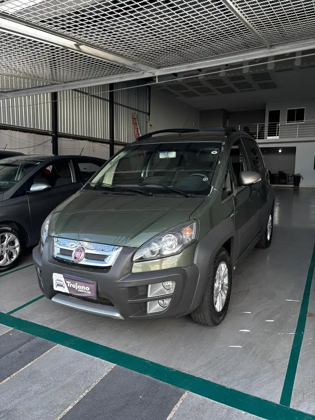 Carro Fiat Idea 2015 Adventure 1.8 16V E.TorQ (Flex)