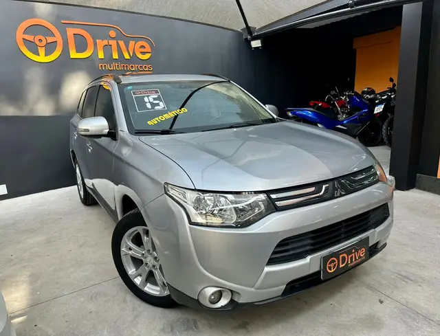 Carro Mitsubishi Outlander 2015 2.0 16V PHEV CVT 4WD