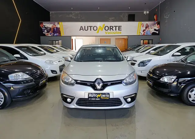 Carro Renault Fluence 2015 2.0 16V Dynamique (Flex)