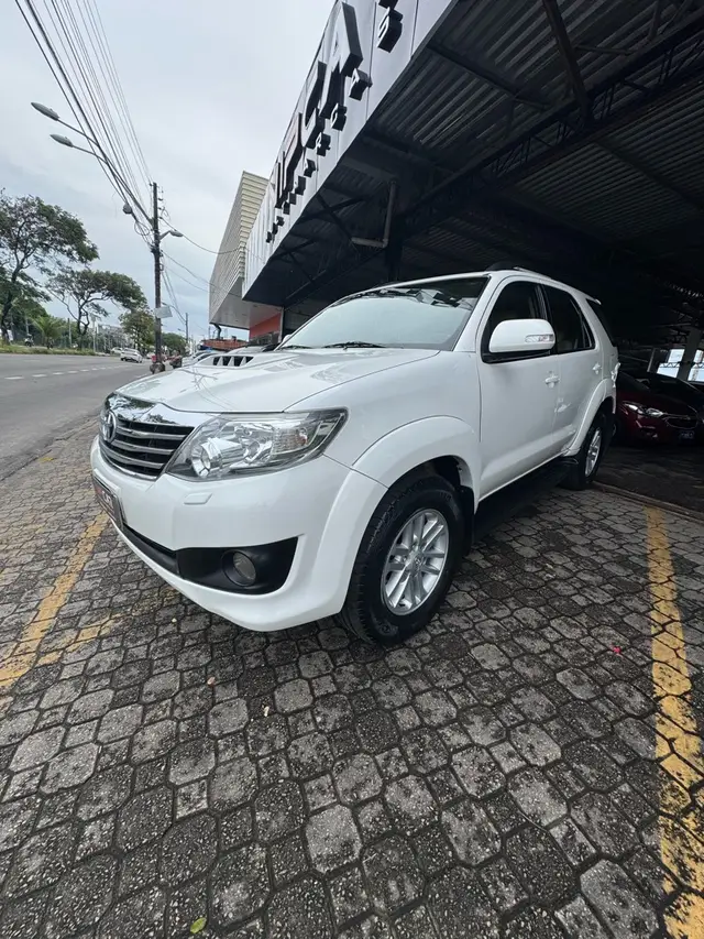 Carro Toyota SW4 2015 Hilux  3.0 TDI 4x4 SRV 7L
