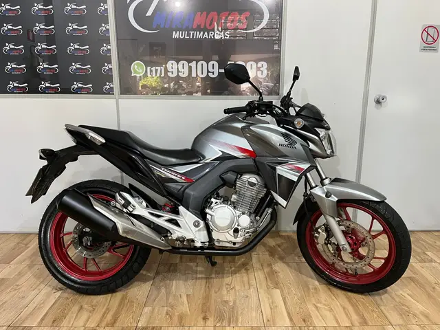 Carro Honda CB 250F Twister 2018 Standard