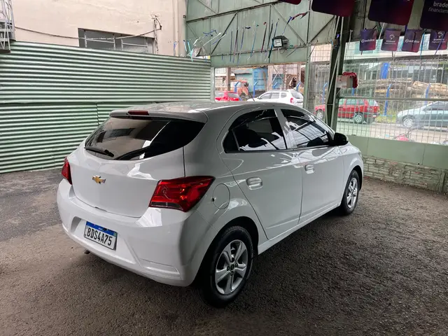 Carro Chevrolet Onix 2020 1.0 Joy SPE/4