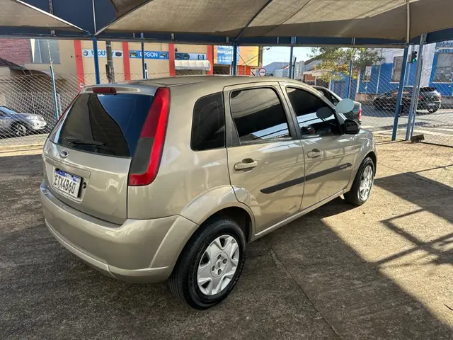 Carro Ford Fiesta Hatch 2011 1.0 (Flex)