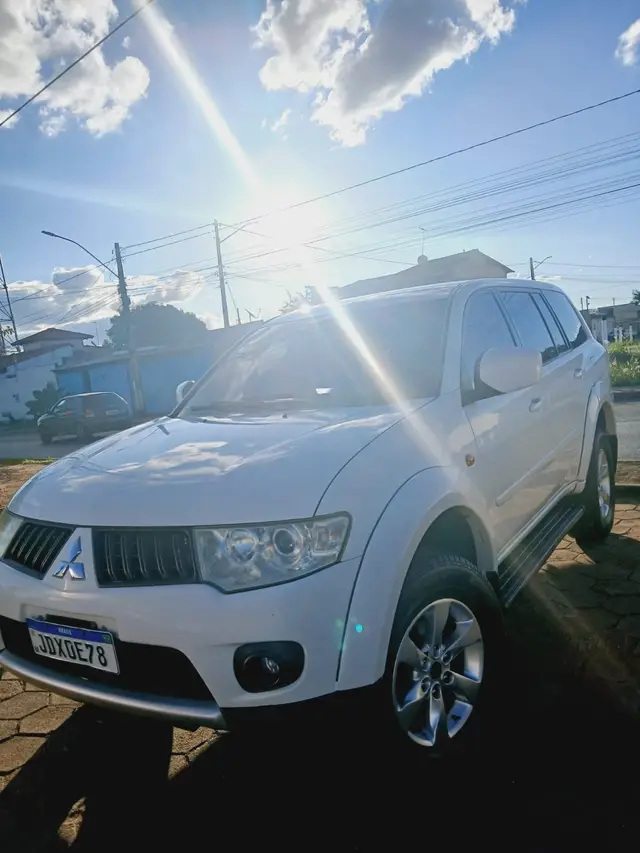 Carro Mitsubishi Pajero Dakar 2013 3.2 4WD (Aut)