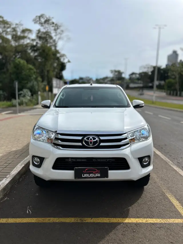 Carro Toyota Hilux Cabine Dupla 2017 Hilux 2.8 TDI STD CD 4x4