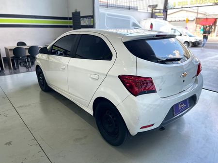 Onix 1.0 LT SPE/4