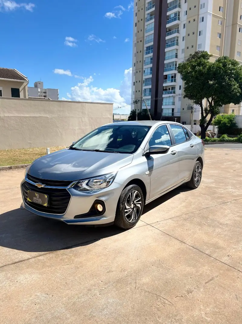 Chevrolet Onix Plus LT 1.0