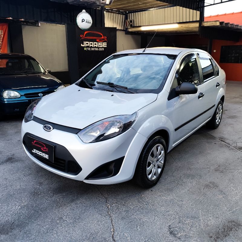 Ford Fiesta Sedan