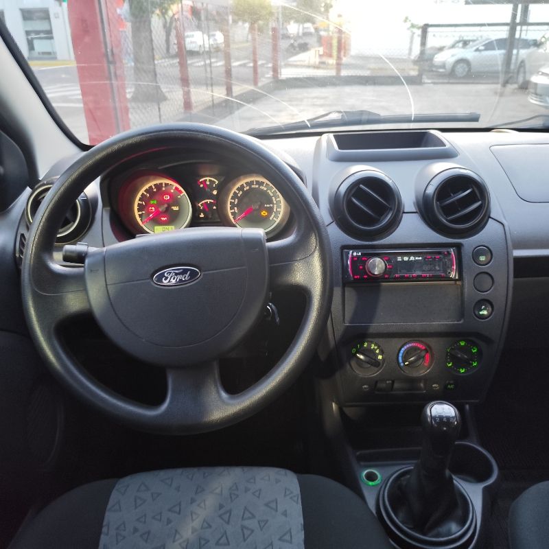 Ford Fiesta Sedan