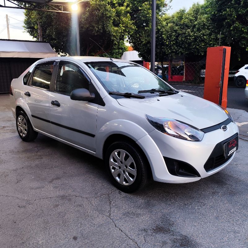 Ford Fiesta Sedan