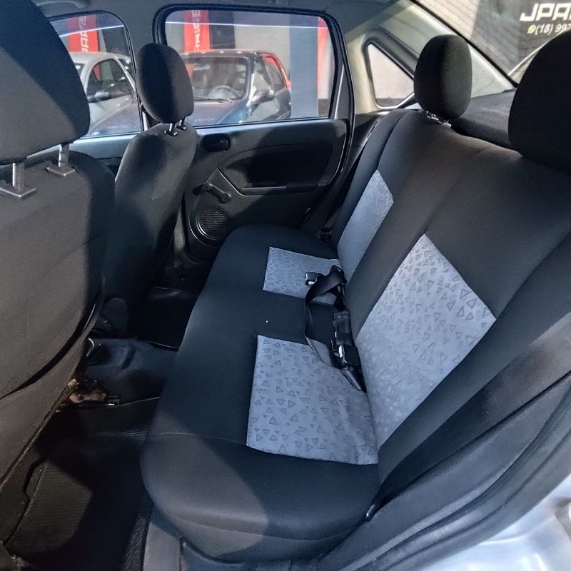 Ford Fiesta Sedan