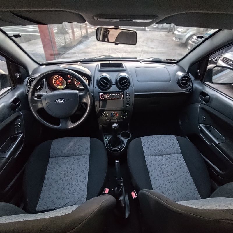 Ford Fiesta Sedan