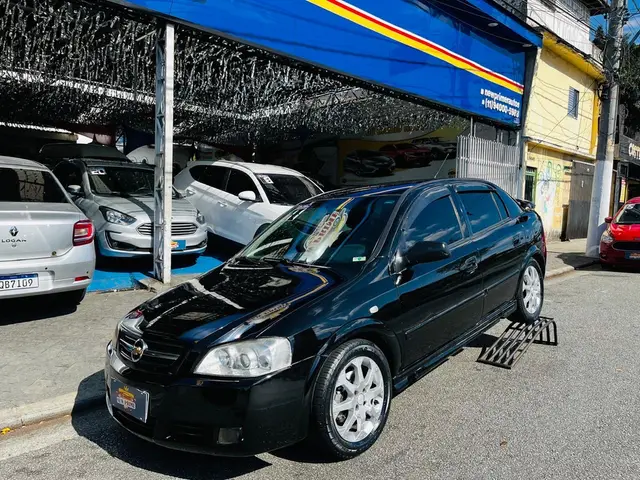 Carro Chevrolet Astra Hatch 2011 Advantage 2.0 (Flex)
