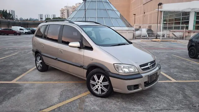 Carro Chevrolet Zafira 2011 Elegance 2.0 (Flex) (Aut)