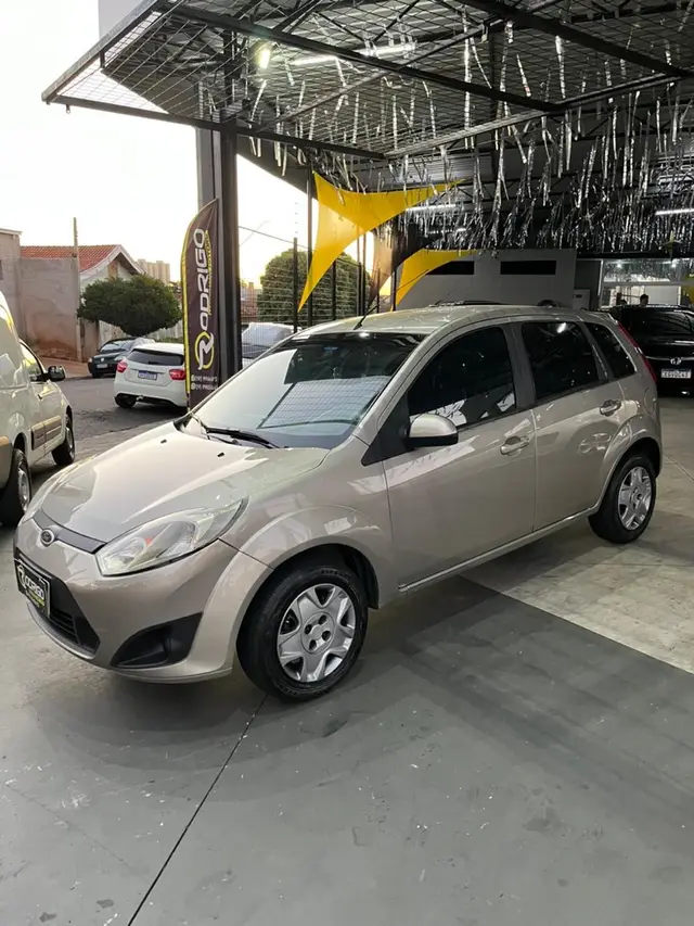 Carro Ford Fiesta Hatch 2013 SE Rocam 1.6 (Flex)
