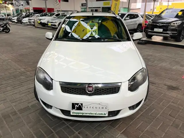 Carro Fiat Strada 2015 Trekking 1.6 16V (Flex) (Cabine Dupla)