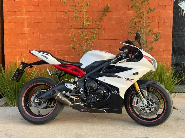 Carro Triumph Daytona 2013 675 (ABS)