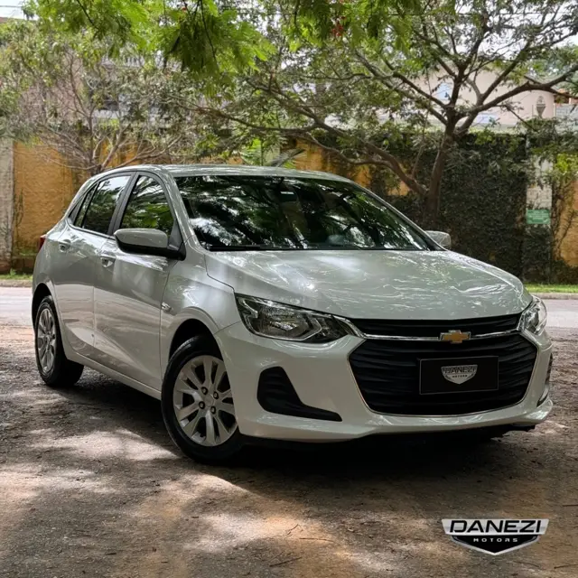 Carro Chevrolet Onix 2023 LT 1.0