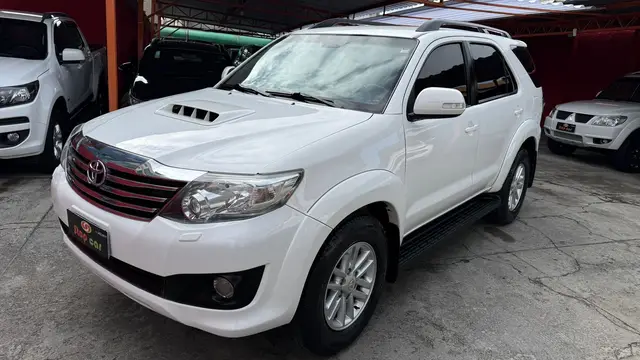Carro Toyota Hilux SW4 2014 3.0 TDI 4x4 SRV 7L