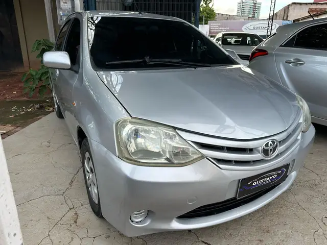 Carro Toyota Etios 2013 XS 1.3 (Flex)